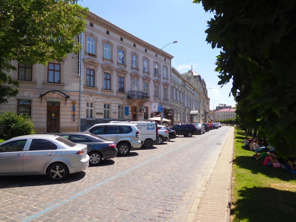 Apartments "The Cultural Capital" Львов Экстерьер фото